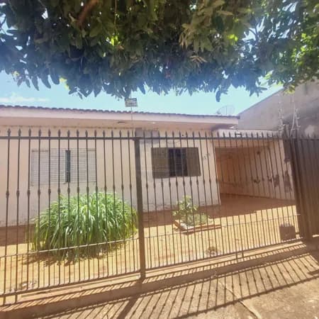 Casa em Dourados - Jardim Paulista