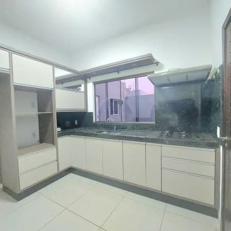 Casa em Dourados - Vival dos Ipês