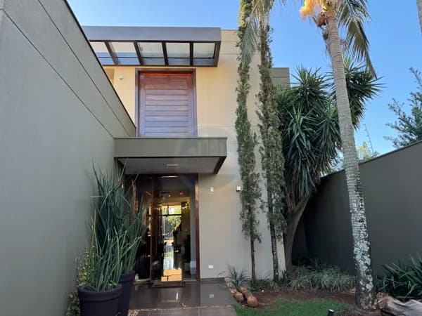 Casa Alto Padrão em Vila São Luiz, Dourados/MS
