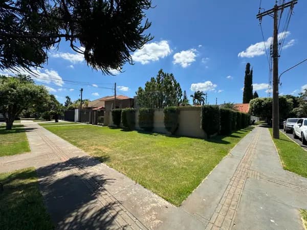 Casa em Dourados - Jardim América