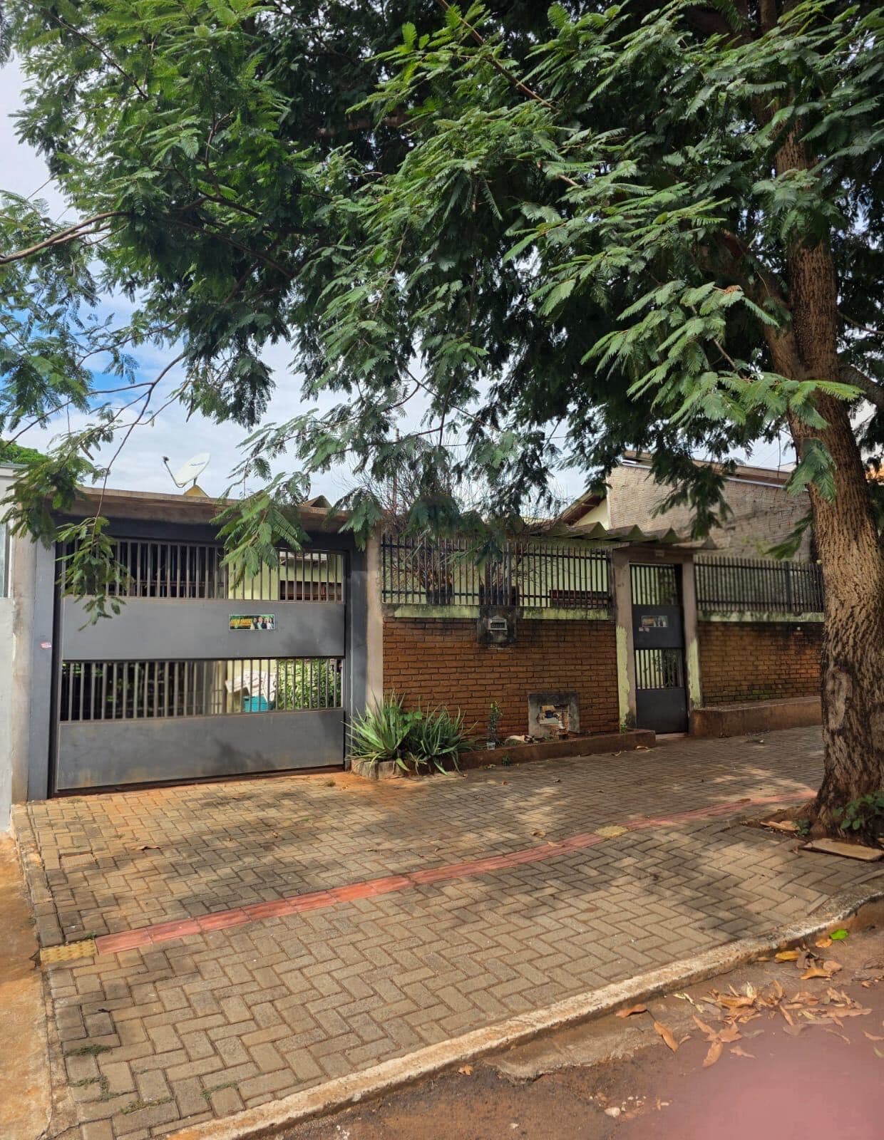 Casa em Dourados - BNH II Plano