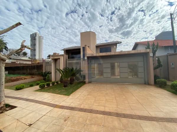 Sobrado em Dourados - Jardim Europa
