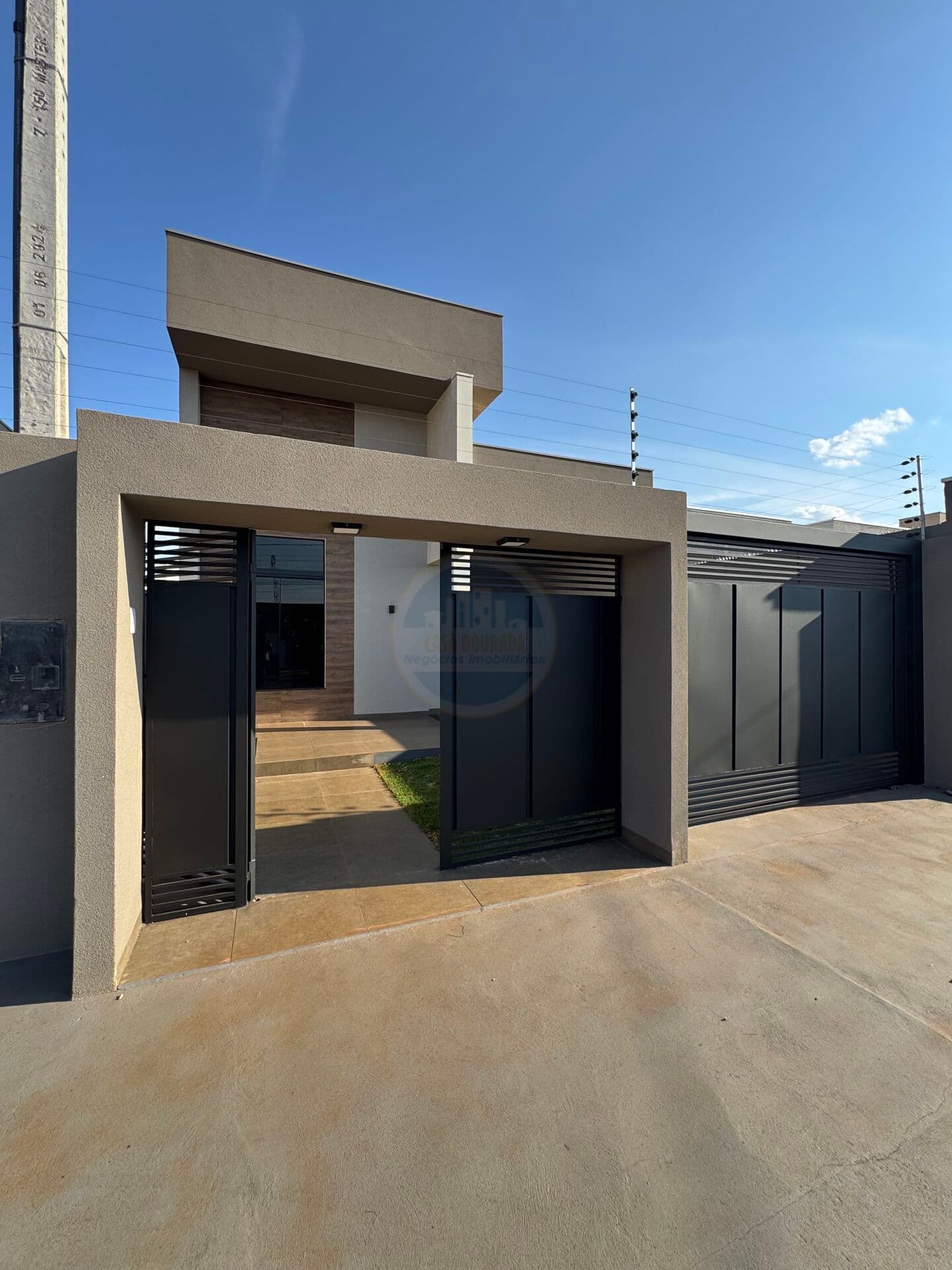 Casa Alto Padrão em Conjunto Residencial Monte Carlo, Dourados/MS