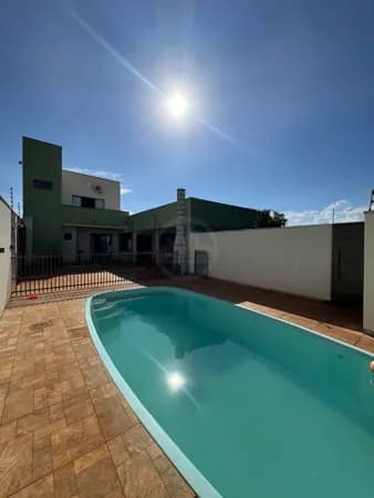 ESPAÇO DE LAZER COM CASA