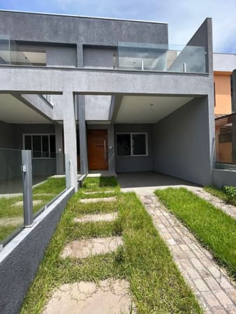 Casa Sobrado 3 dormitórios sendo uma suíte.
