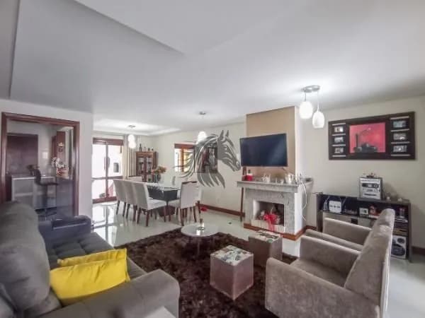 Casa com 3 dormitórios sendo um suíte.