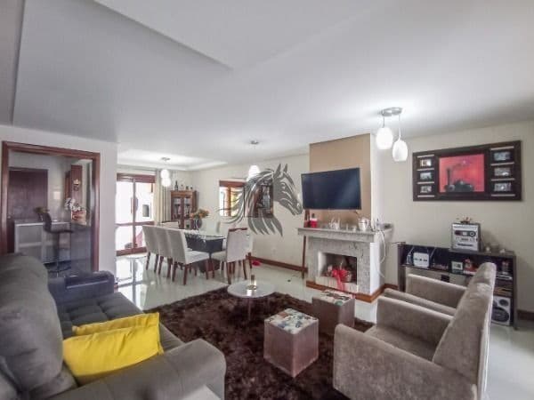 Casa com 3 dormitórios sendo um suíte.