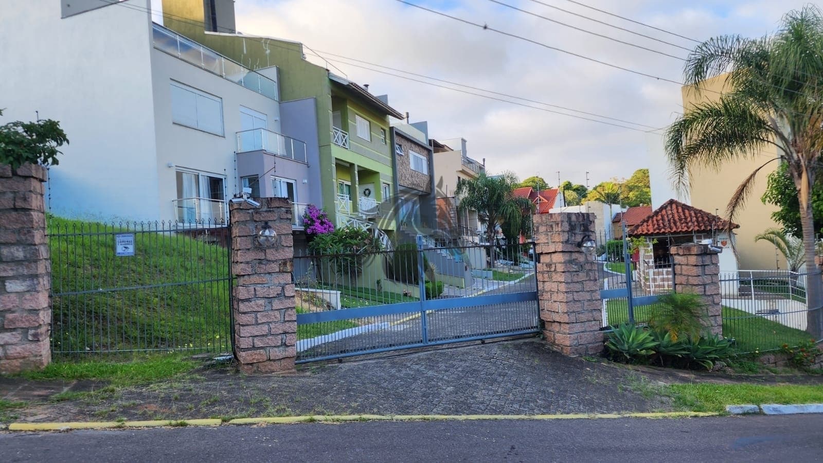 CASA EM CONSTRUÇÃO