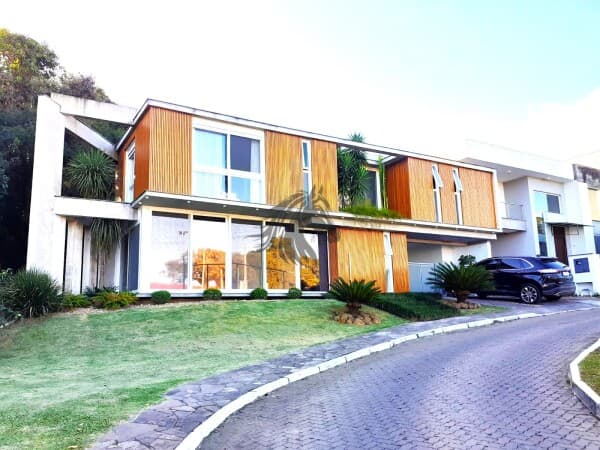 Casa Alto Padrão em condomínio Fechado