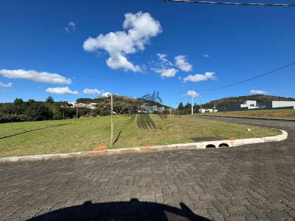 Terreno em condomínio