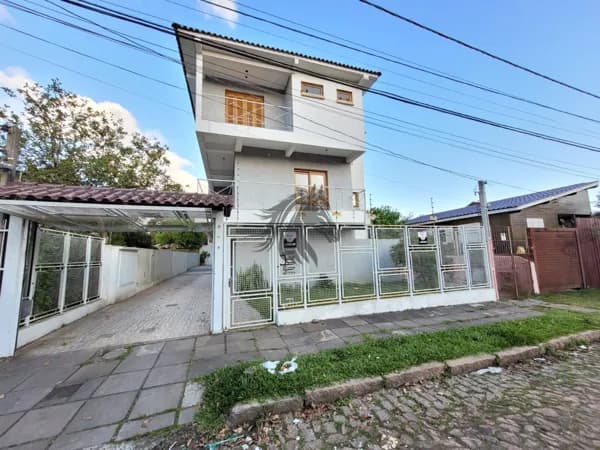 Casa em pequeno Condomínio próximo ao Barra Shopping