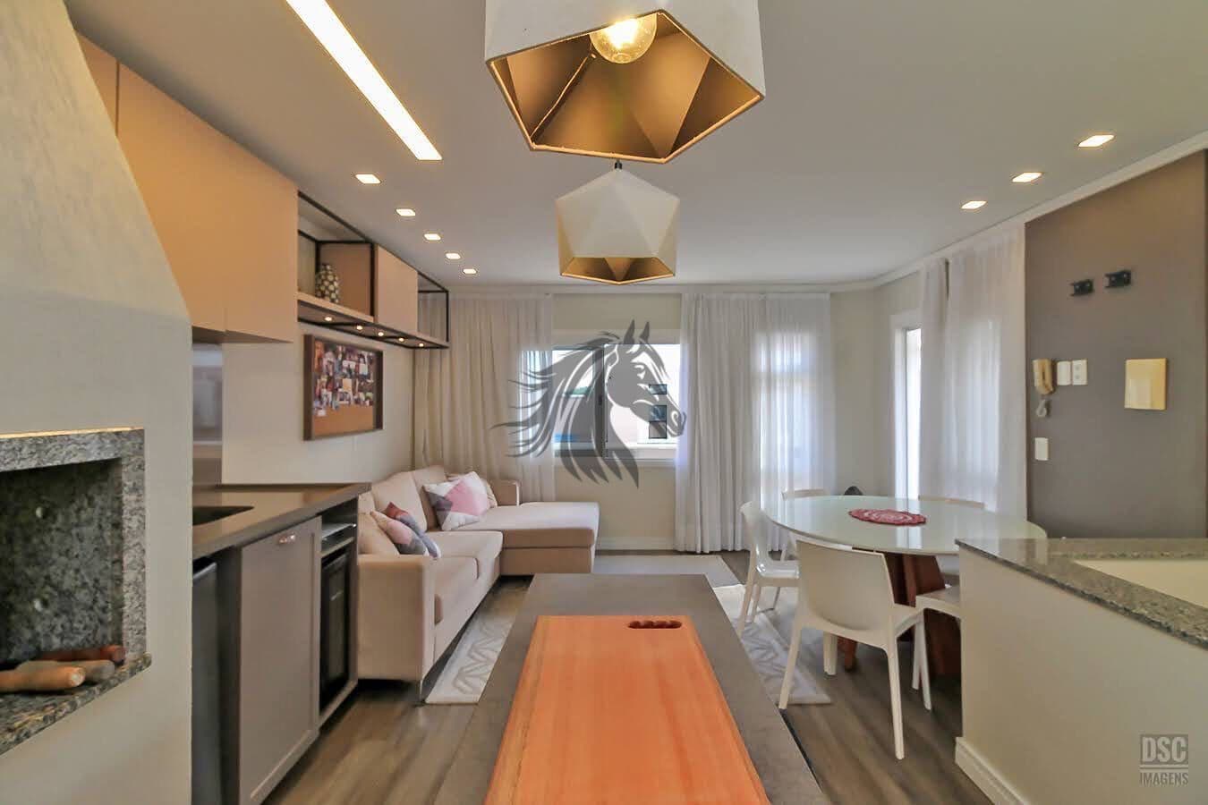 Casa Semi mobiliada em Condomínio com 3 Dorm, Garagem Coberta, Terraço e Piscina.