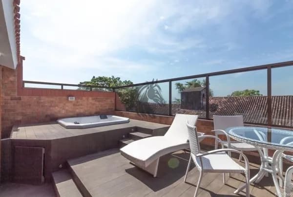Casa em Condomínio com vista para o Guaíba.
