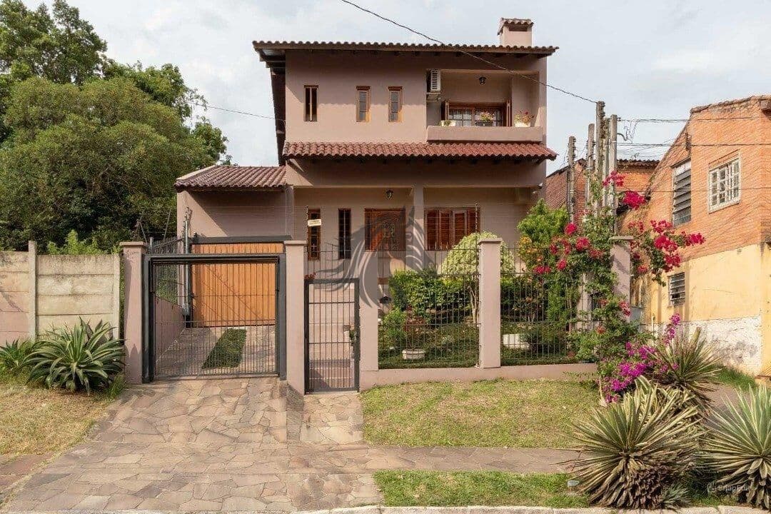 EXCELENTE RESIDÊNCIA Á VENDA