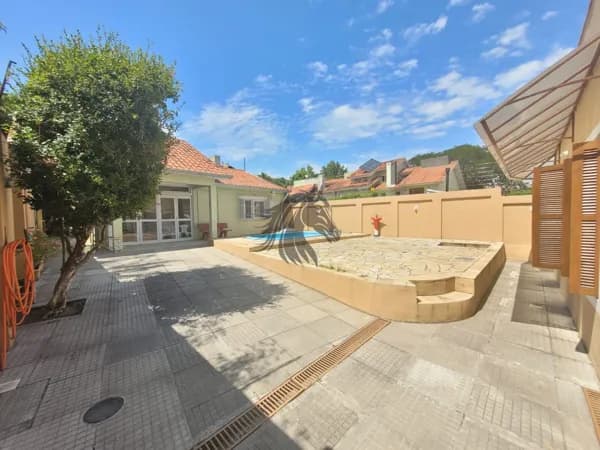 CASA DIFERENCIADA NO BAIRRO TRISTEZA COM ÁREA TOTAL 671M2