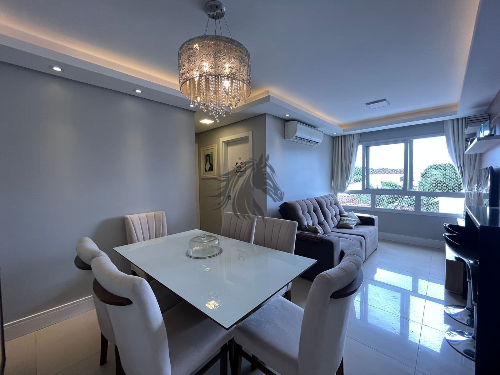Apartamento no bairro Medianeira em Porto Alegre-RS