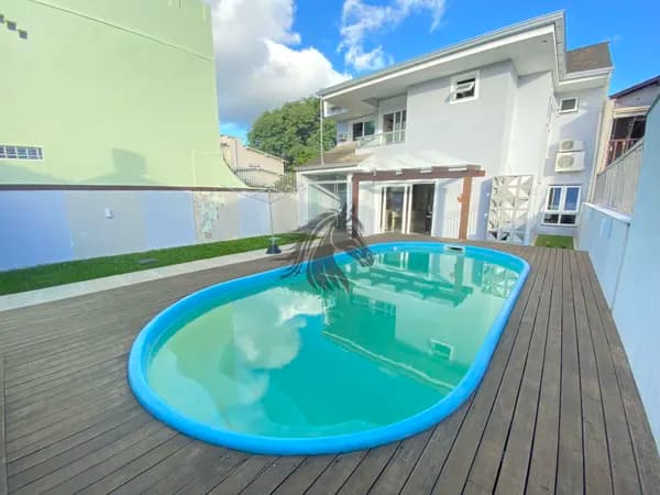 Moderna casa com 3 suites em Ipanema.