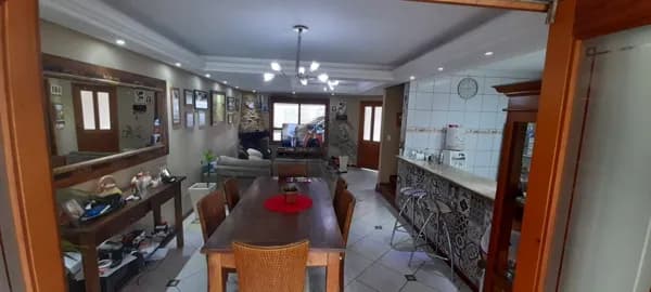 Imóvel com 3 dormitórios, sendo 1 suíte.