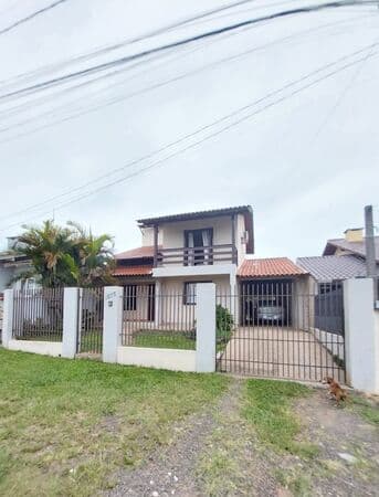 Casa com 4 Dormitórios