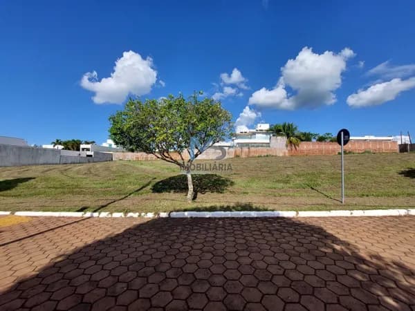 Terreno à venda em Condomínio Aguas do Paraná, Porto Rico