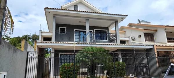 Sobrado a venda em Porto São José