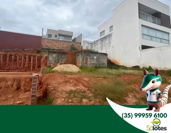 Lote com 300m² - Excelente Localização