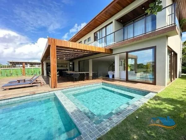 Casa de Alto Padrão à Venda em Praia do Forte – Praia Bella