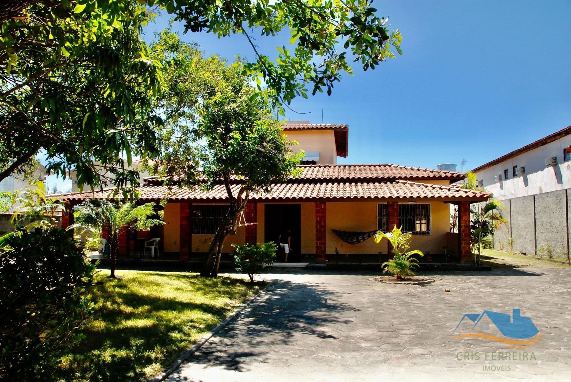 Oportunidade na Bahia: Casa de Alto Padrão com Piscina em Cabrália
