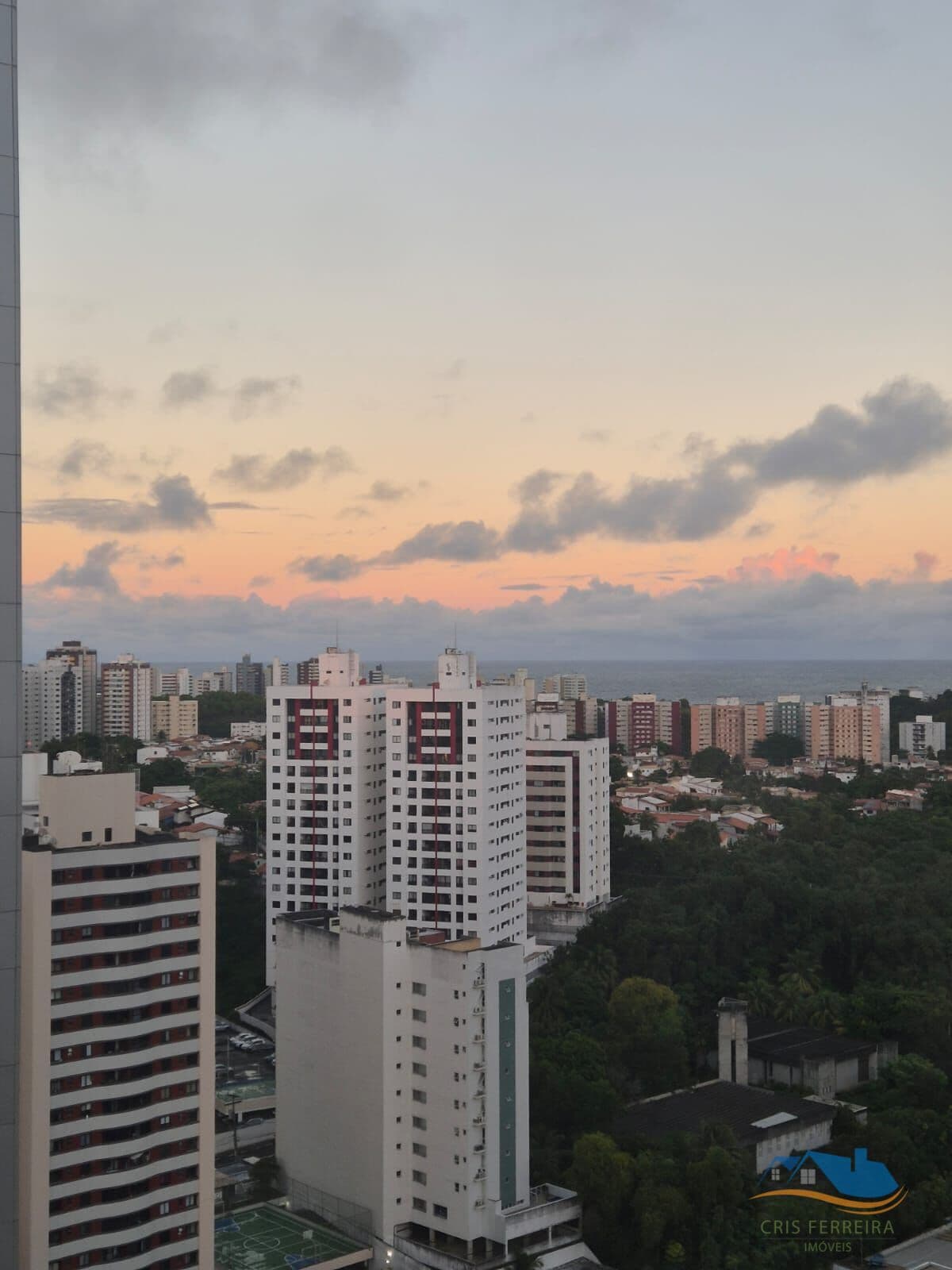 Apartamento mobiliado no Caminho das Árvores