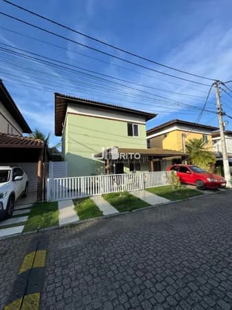 Casa de Luxo Mobiliada à Venda em Buraquinho – 5 Quartos, Piscina e Espaço Gourmet Privativos – Loteamento Miragem