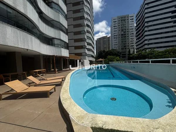 Luxo no Alto do Itaigara | 160m² | 3 Suítes + Home Theater | Vista Mar e Parque da Cidade