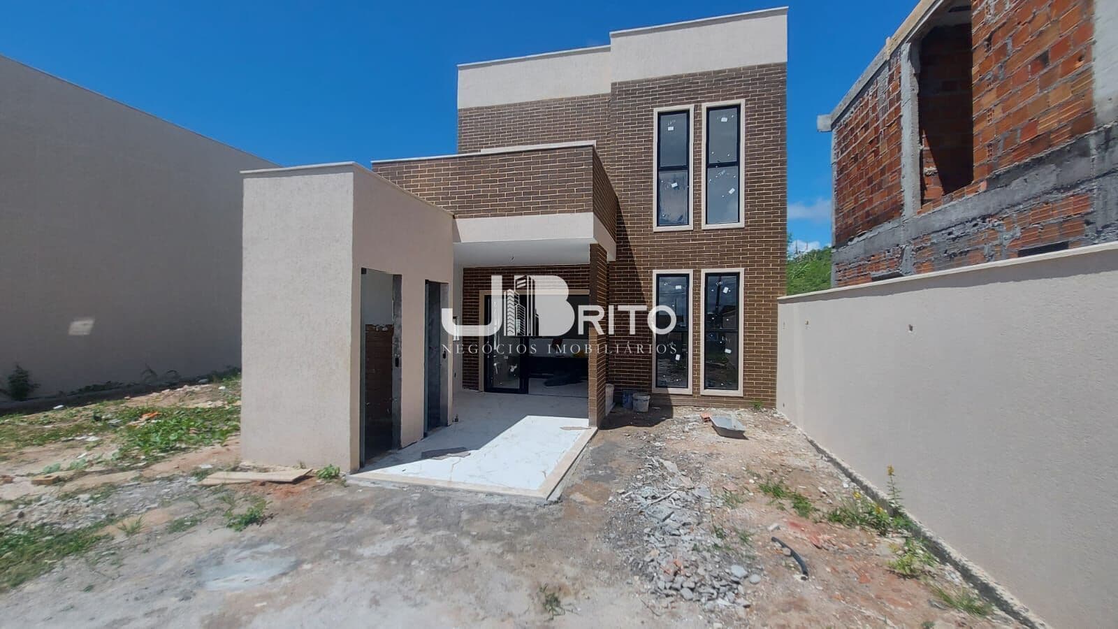 LINDA CASA 4 SUÍTES NASCENTE EM CONDOMÍNIO FECHADO