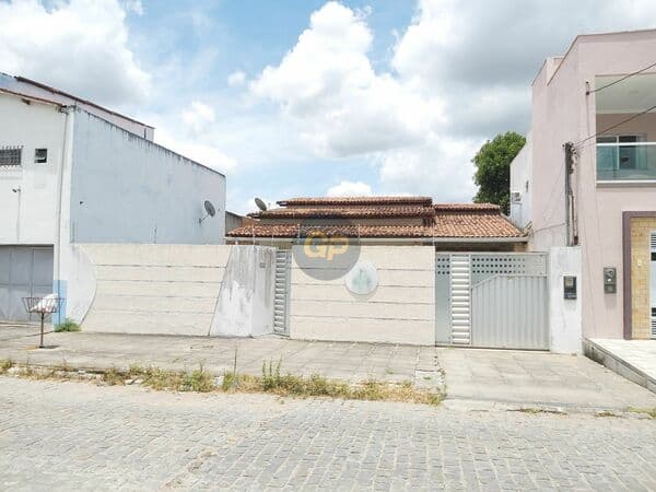 Casa em Feira de Santana - Campo Limpo