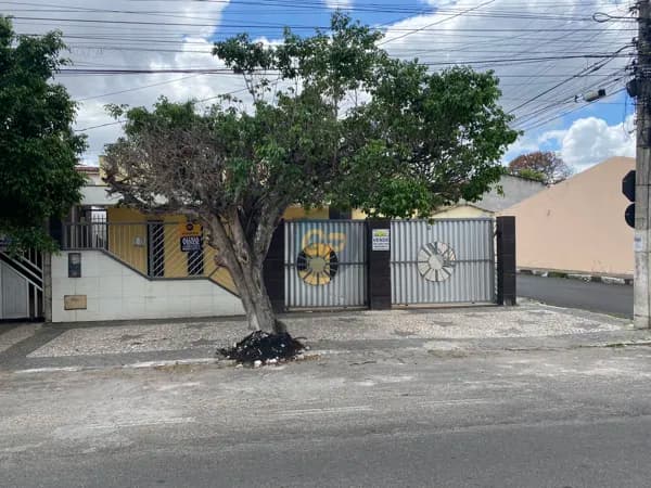 Casa em Feira de Santana - Ponto Central