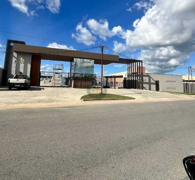 Casa de Condomínio em Feira de Santana - Papagaio