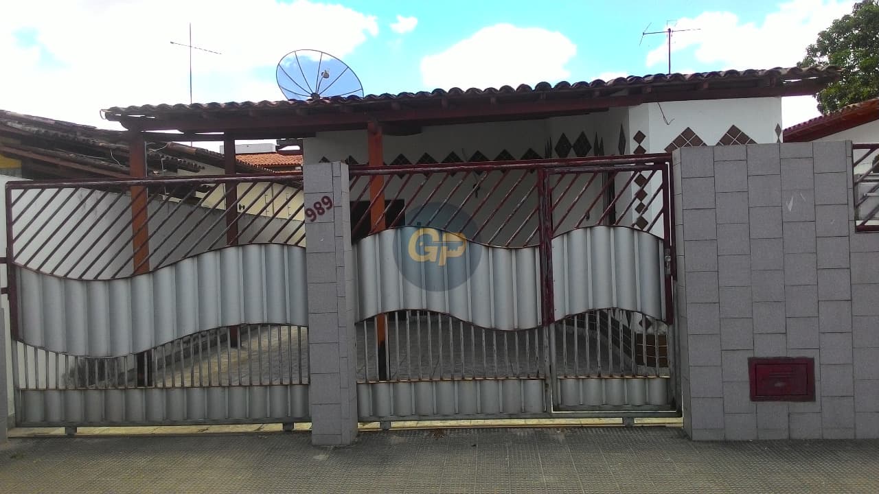 Casa nas redondezas do Shopping Boulevard