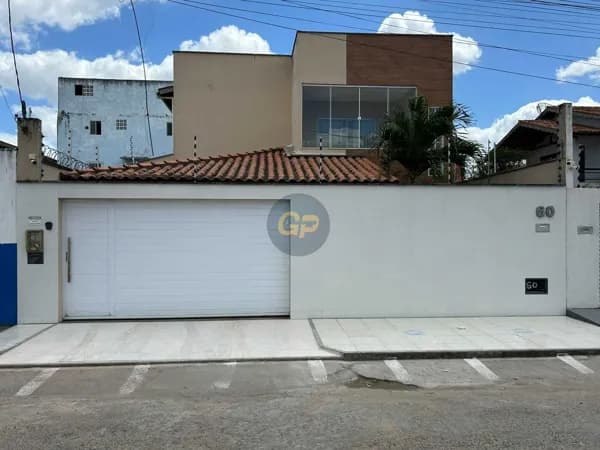 Sobrado em Feira de Santana - Cidade Nova