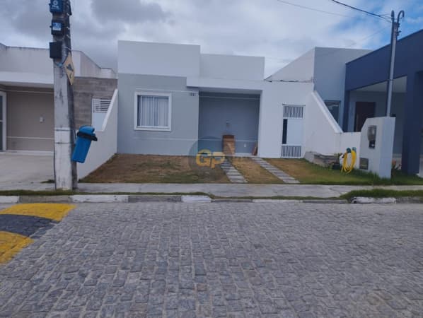Casa em condomínio a 700m da Artêmia