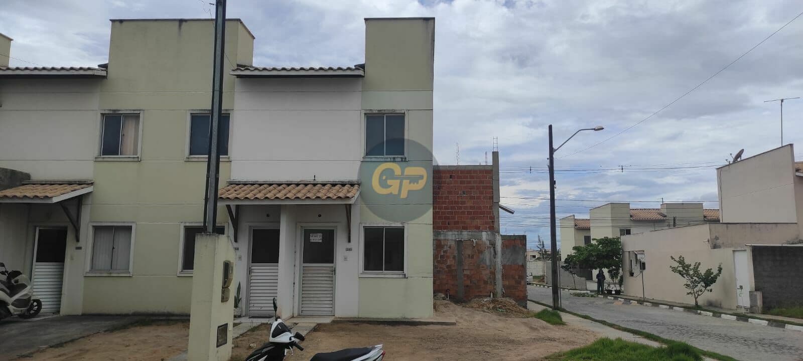 Casa em Feira de Santana - Papagaio