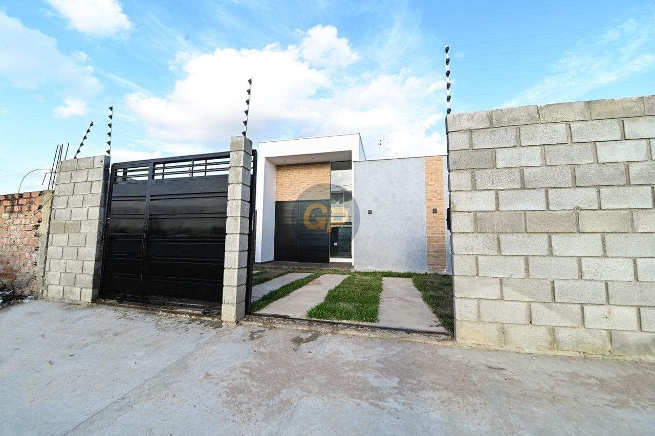 Casa em Feira de Santana - Papagaio