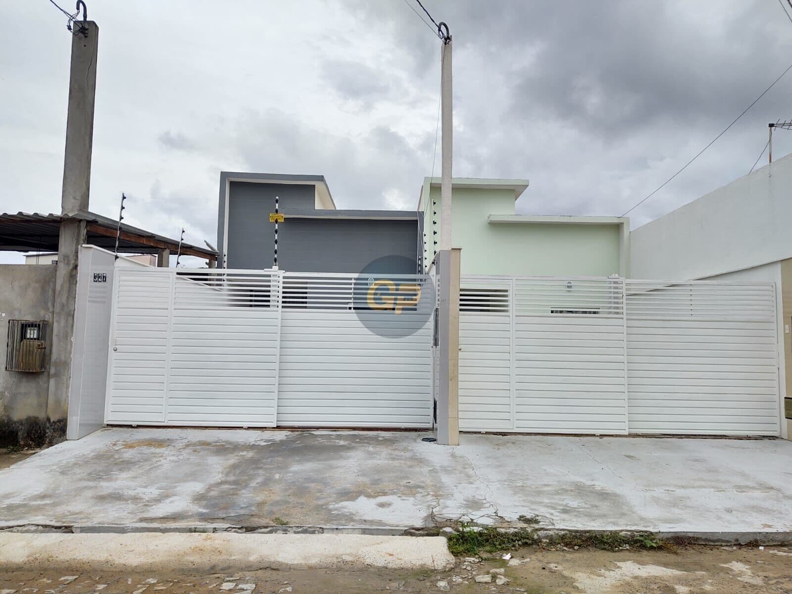 Casa em Feira de Santana - Papagaio