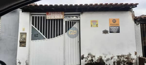 Casa Padrão em rua pública