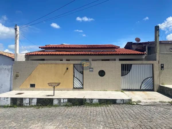 Casa em Feira de Santana - Calumbi
