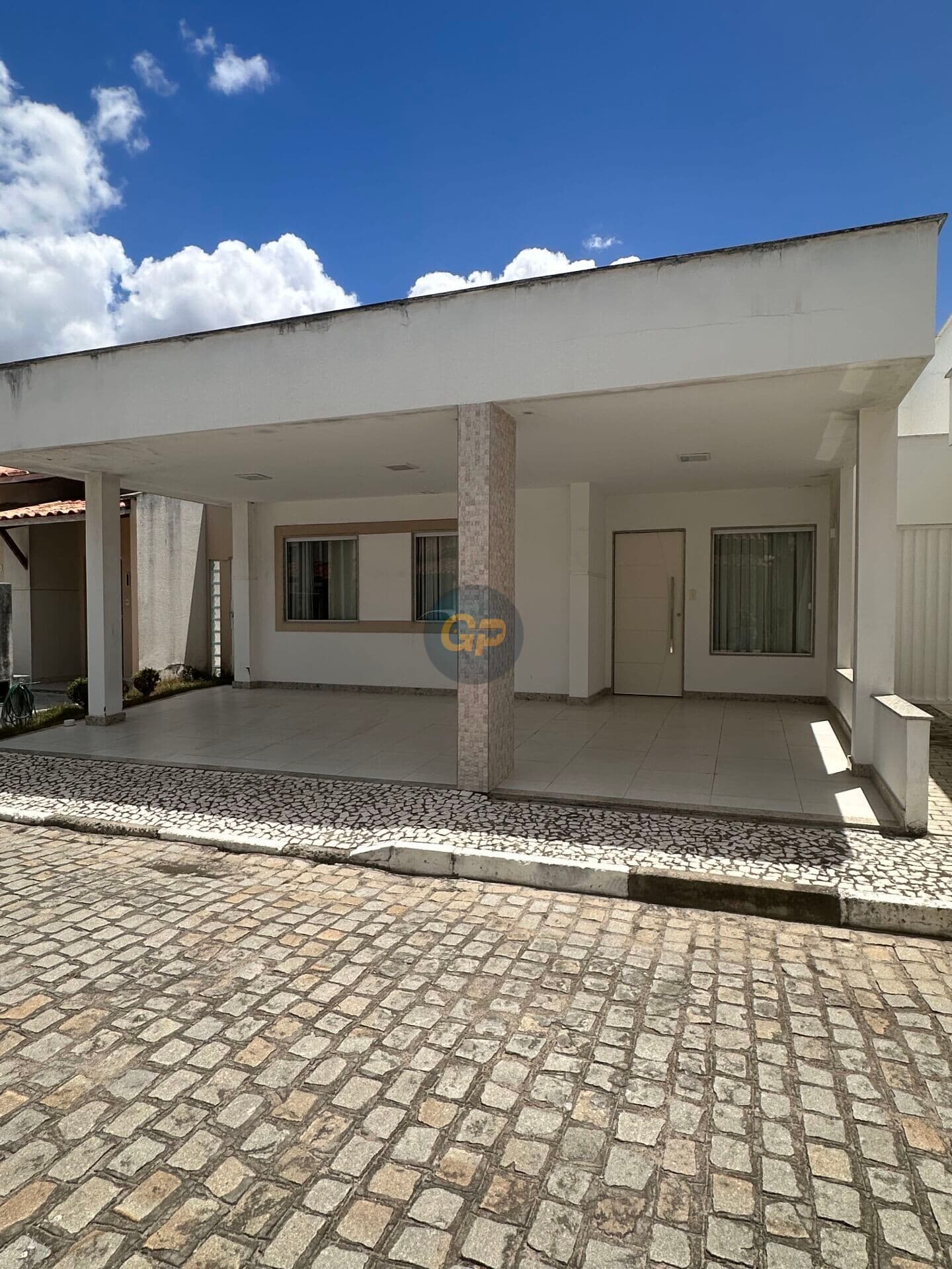 Casa de Condomínio em Feira de Santana - Sim