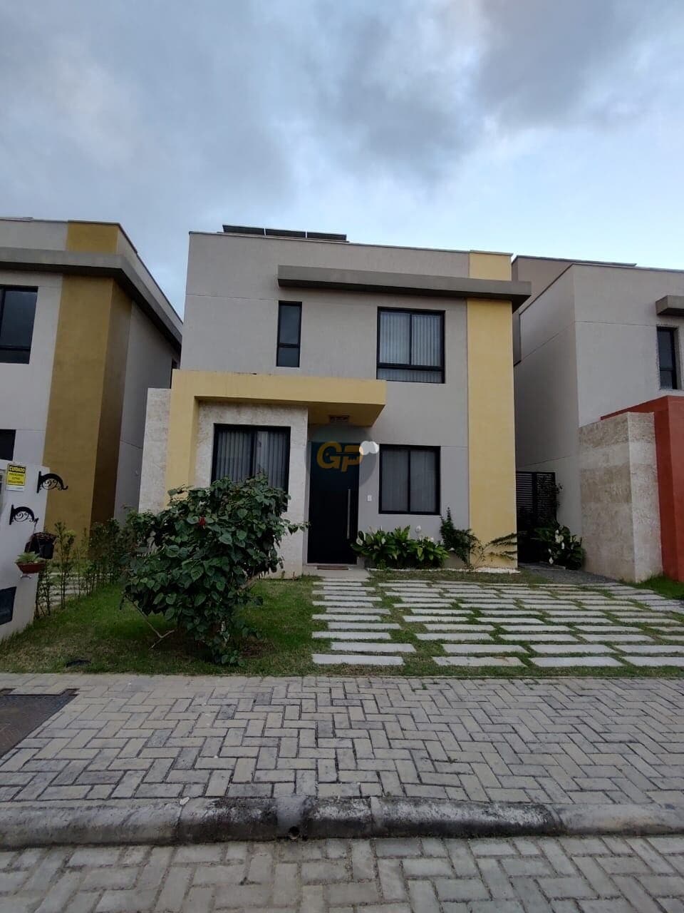 Casa de Condomínio em Feira de Santana - Lagoa Salgada