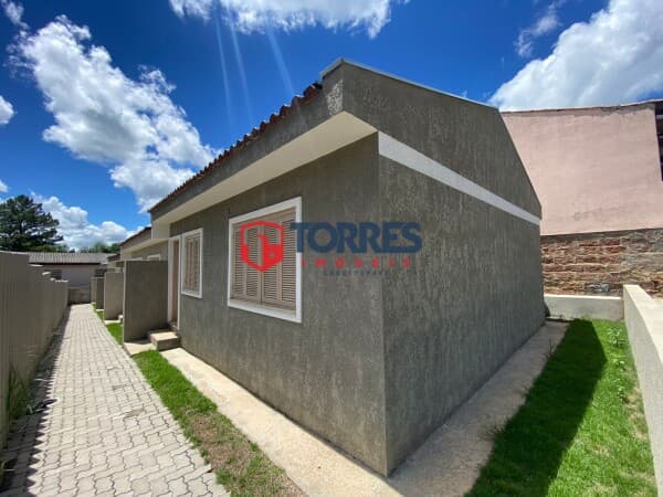 Casa Padrão - EM CONDDOMINIO FECHADO