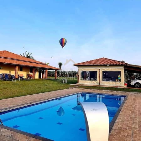 "Sítio de Luxo: Um Refúgio de Beleza e Tranquilidade | Casa Espaçosa, Lazer Completo e Natureza Exuberante!"