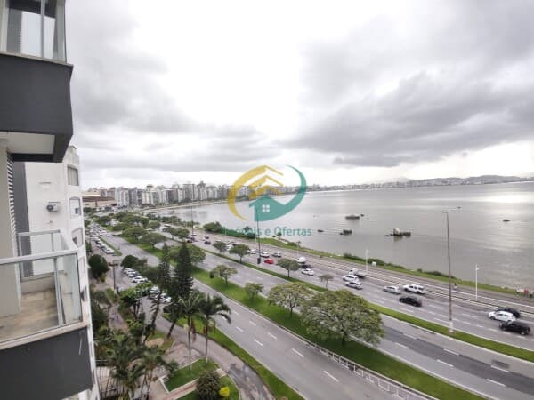 Apartamento Na Beira Mar Norte - 04 Dormitórios sendo 1 suite + 01 vaga - Vista Magnifica