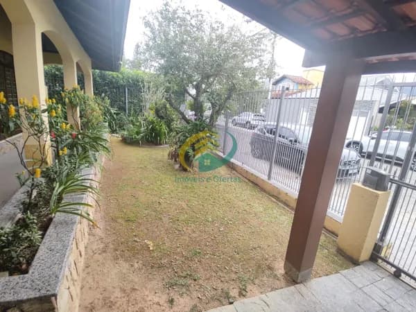 Casa CÓRREGO GRANDE - 04 Dormitórios sendo 1 suite + Edicula com 2 Pavimentos