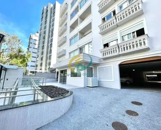 Apartamento Na Trompowisk - 03 Dormitórios sendo 1 suite + 01 vaga